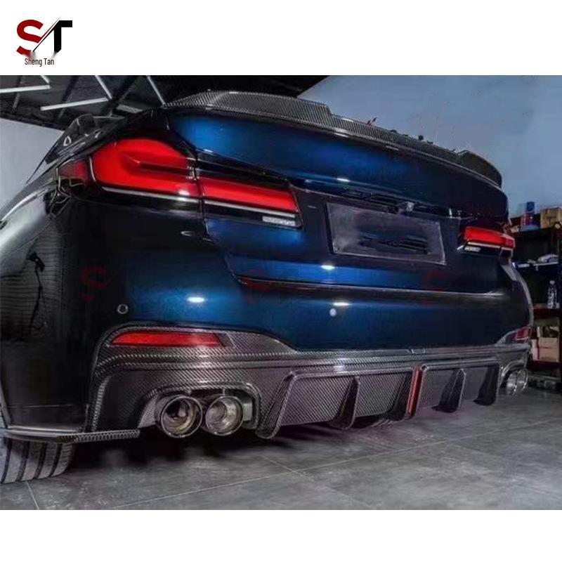 BMW 5 Series (G30/G38) & M5 (F90) Carbon Fiber Rear Diffuser with Lights and Bumper Corners Body Kit