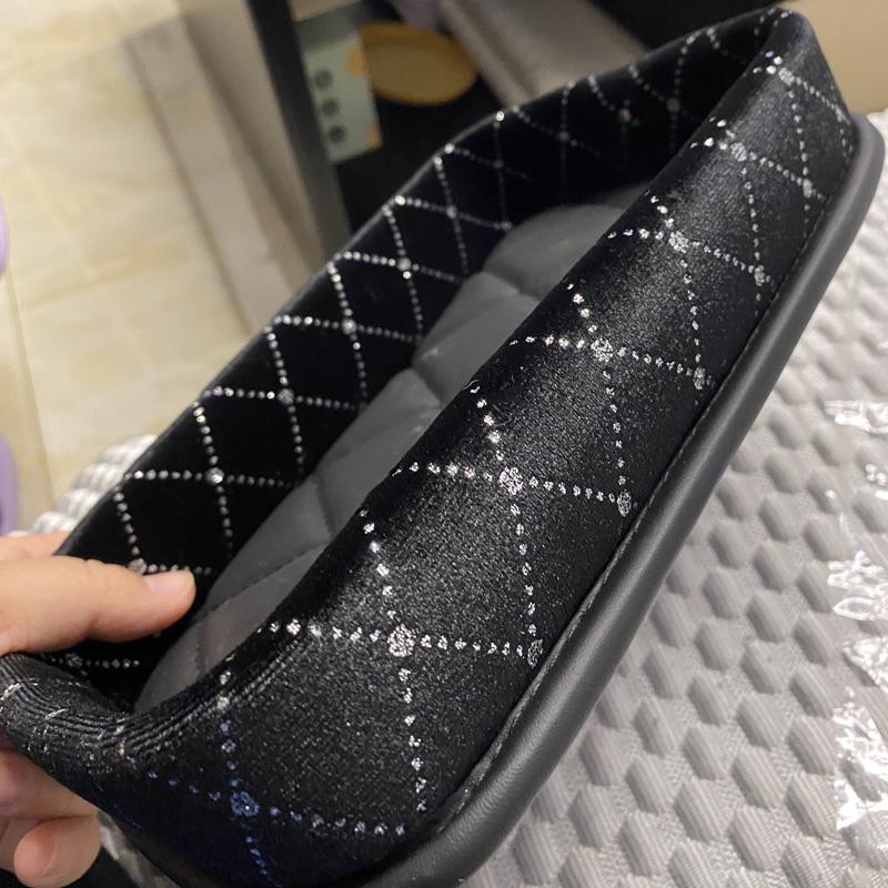 Creative Camellia Rhinestone PU Leather Car Phone Storage Box Instrument Panel Mobile Phone Keys Coin Basin Armrest Storage Box