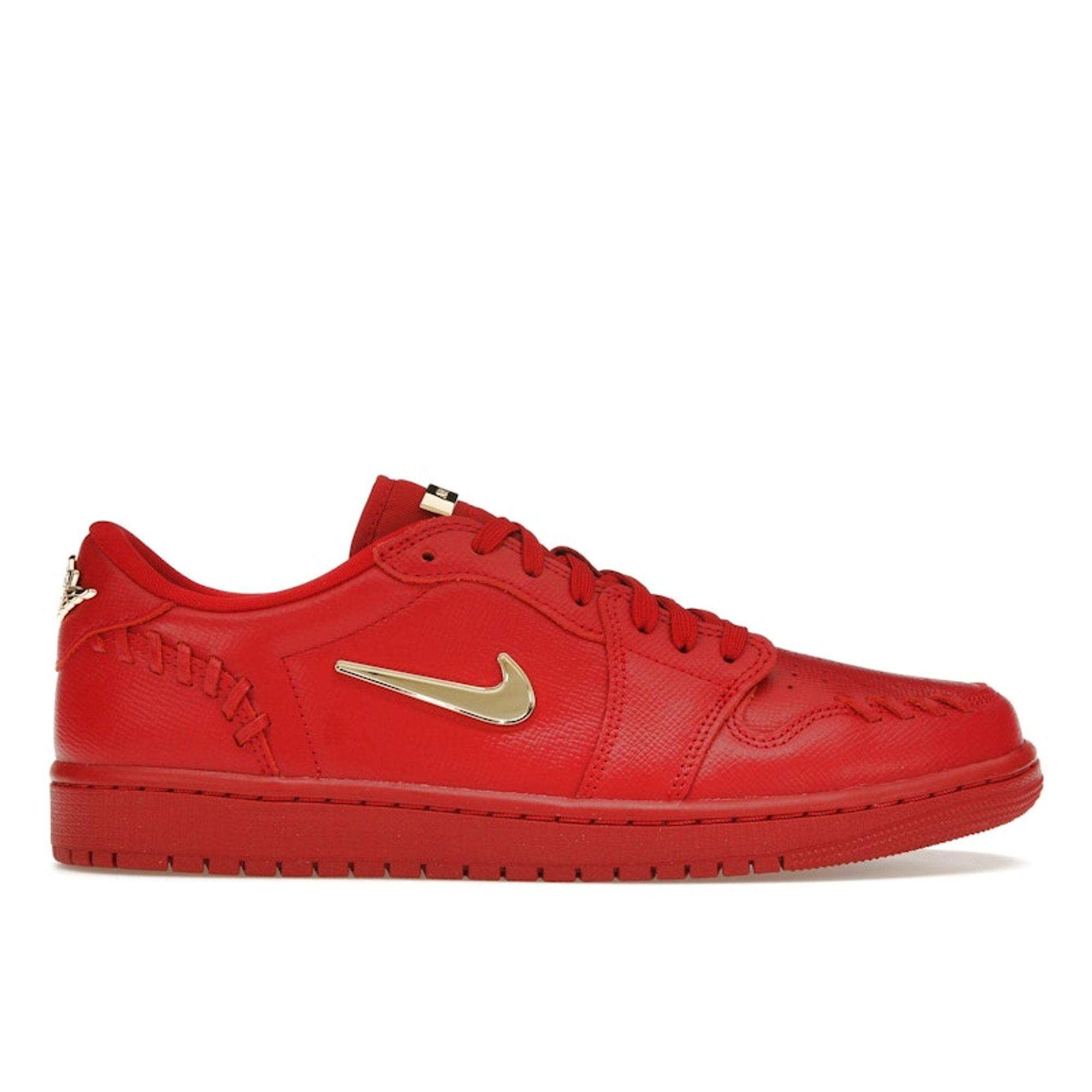 

Кроссовки Air Jordan 1 Low Method of Make Gym Red женские металлические-золотые FN5032-607 36.5