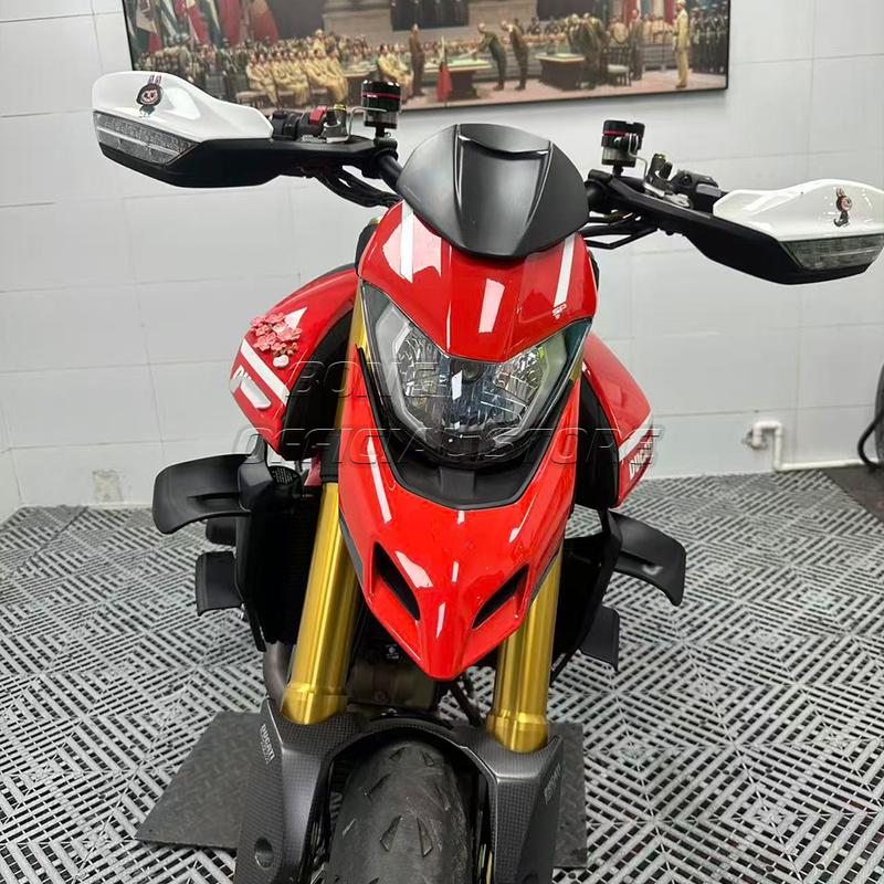 DUCATI Hypermotard 950-hez Oldalsó légterelő Oldalsó spoilerek Első spoilerek Hypermotard 950 SP RVE 2019-2024 Szárnyacskák