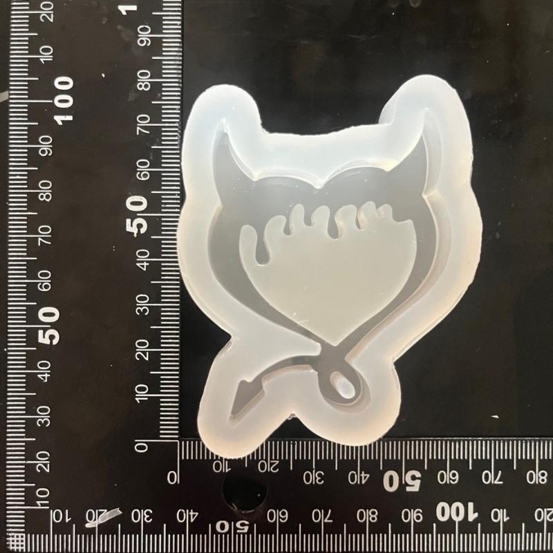 Quicksand Keychain Resin Molds Bear Rabbit Shaker Silicone Mold Unique Jewelry Making DIY Keychain Necklace Pendant Mold