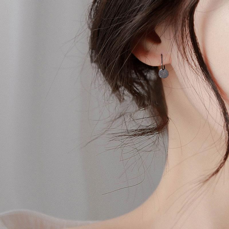 Japanese and Korean Simple Round Earrings Temperament Frosted Ear Buckle Fashion Hong Kong Style Earrings