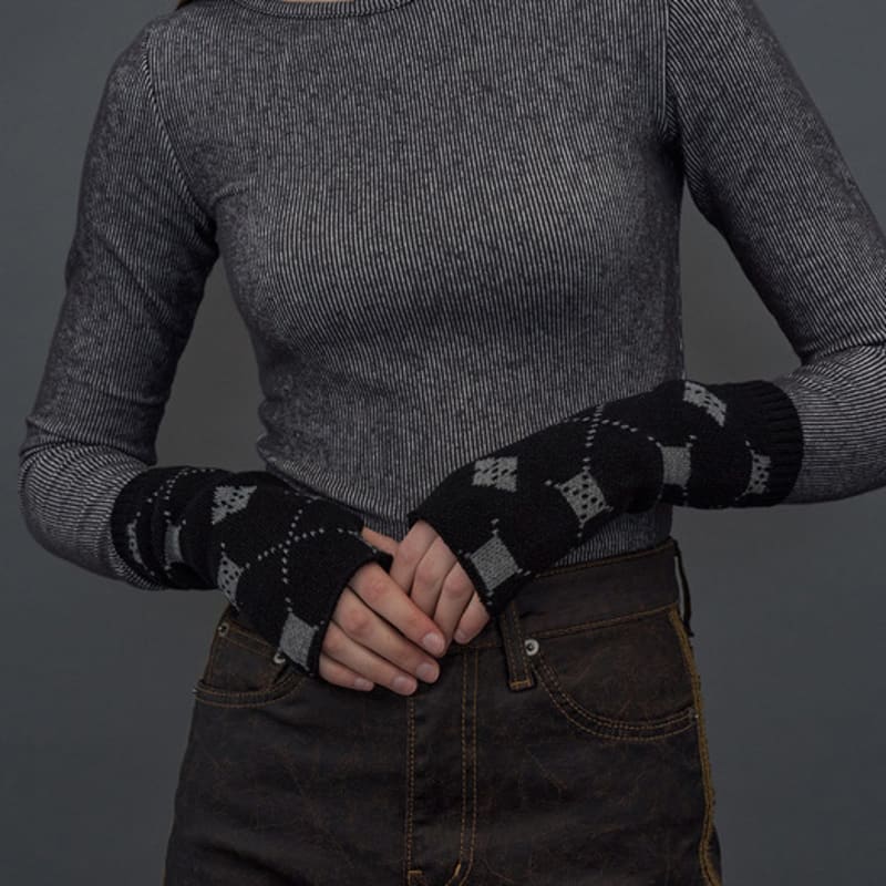 UNALLOYED ARGYLE HANDWARMER / BLACK