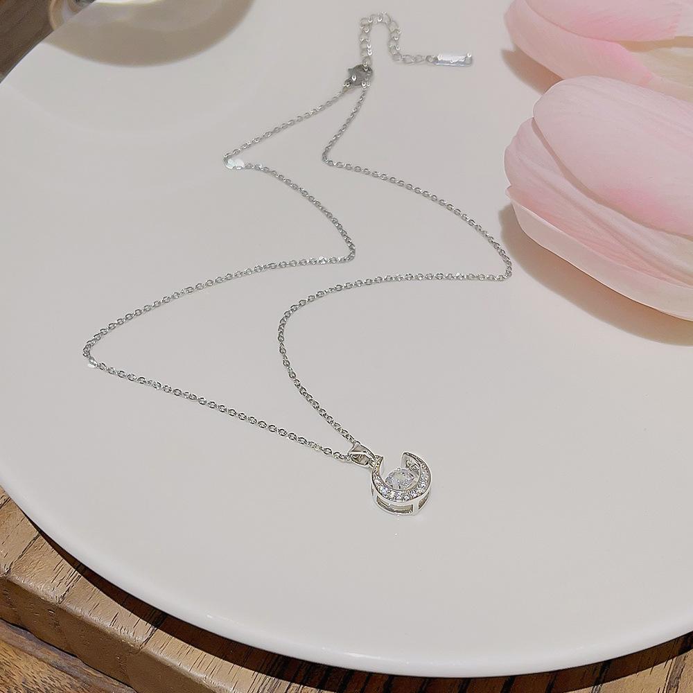 Ins Wind Titanium Steel Necklace Female Joker Niche Design Advanced Sense of Luxury Clavicle Chain Moon Pendant Ornaments.