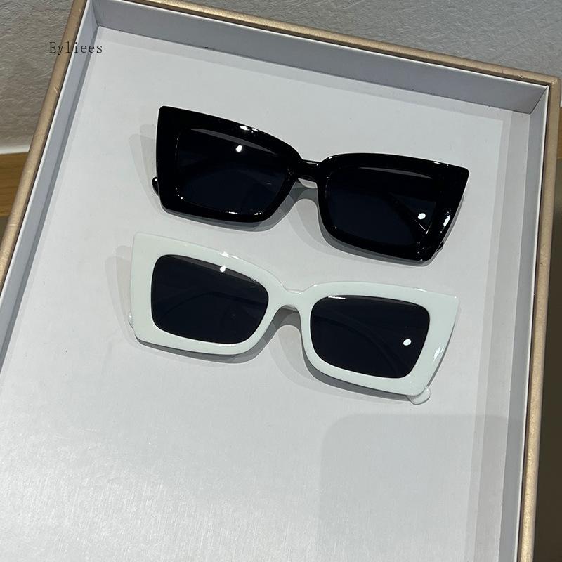 Classic Retro Square Sunglasses Women Luxury  Vintage Lens Big Gradient Rectangle Sun Glasses Female Popular White Eyewear