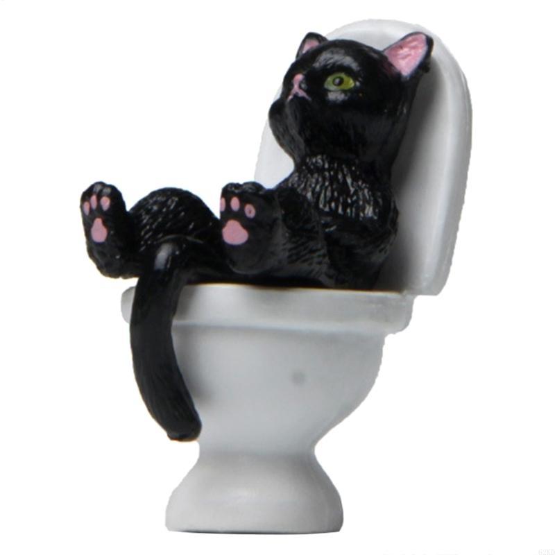 62KD on Toilet Statue Resin Sculptures for Lover Funny Figurine Garden Yard Decor