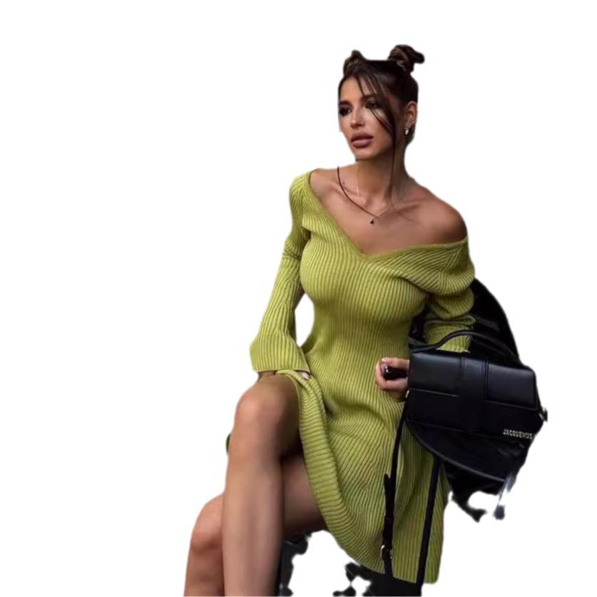 2024 Podzimní Evropsko-americké Jednobarevné Šaty s Nízkým Výstřihem, Dlouhým Rukávem a Krátkou A-liniovou Sukní pro Ženy