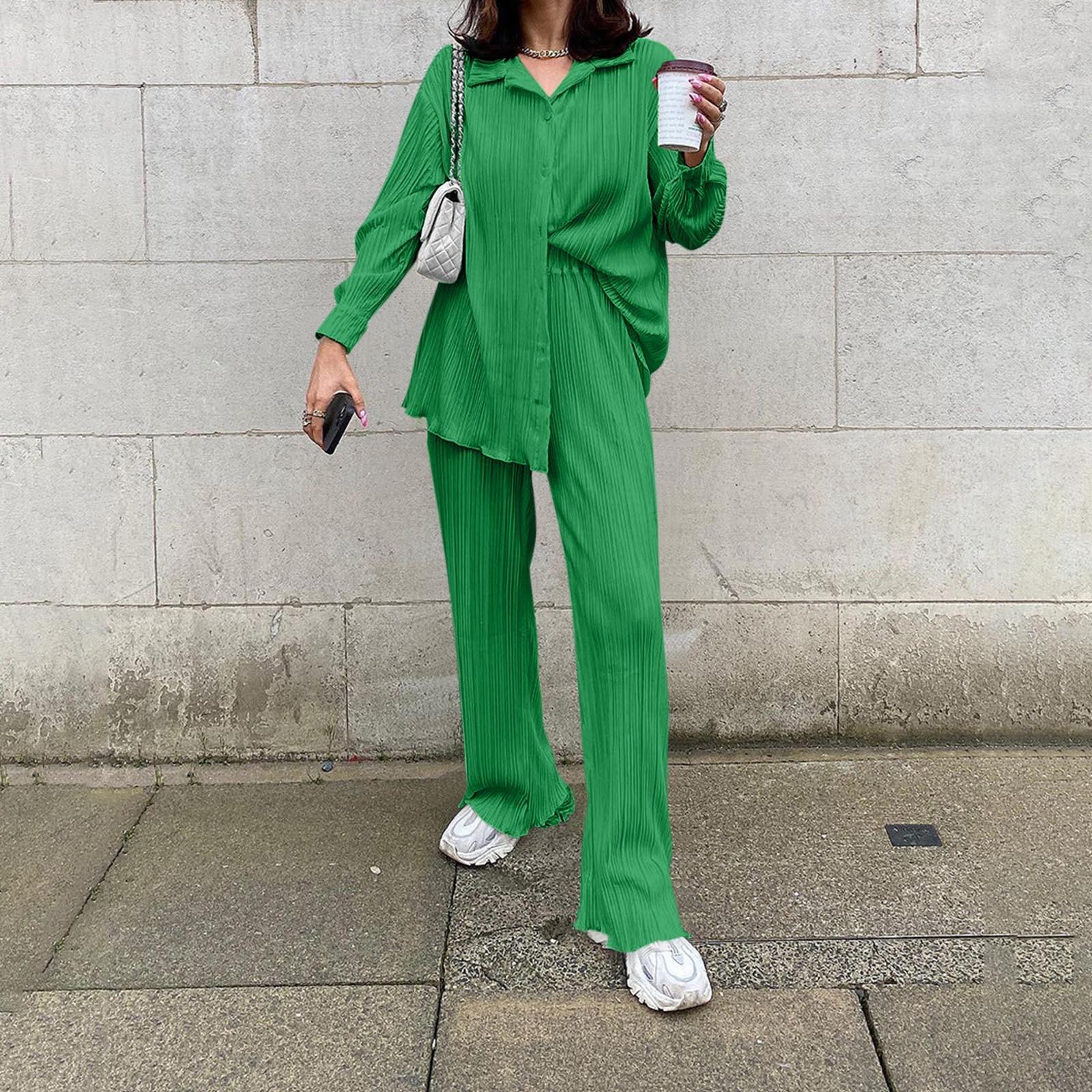 Женская однотонная драпированная рубашка на пуговицах с длинными рукавами и высокой талией — фото 6