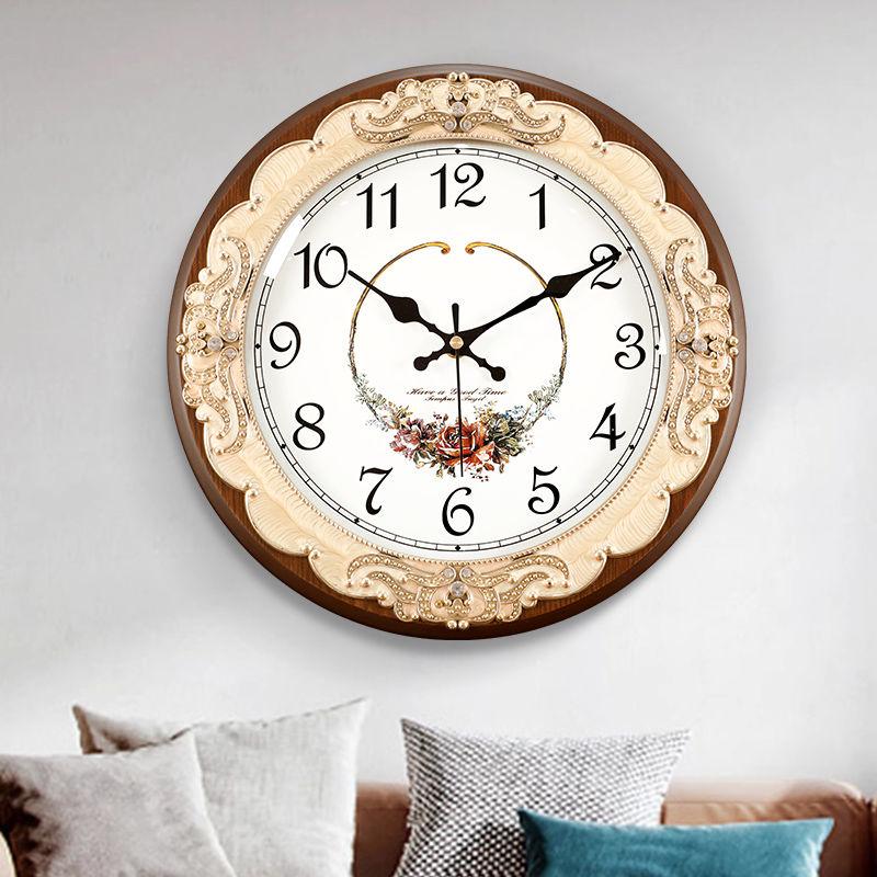 Solid Wood Light Luxury Retro Wall Clock, Living Room, Home, Fashionable Wall-mounted Decoration, Silent Clock, Diameter 32