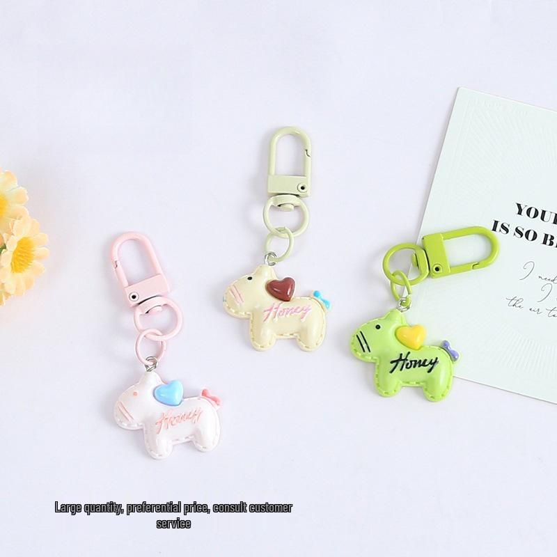 Creative Cartoon Resin Horse Keychain, Heart Pendant - Cute Student Gift