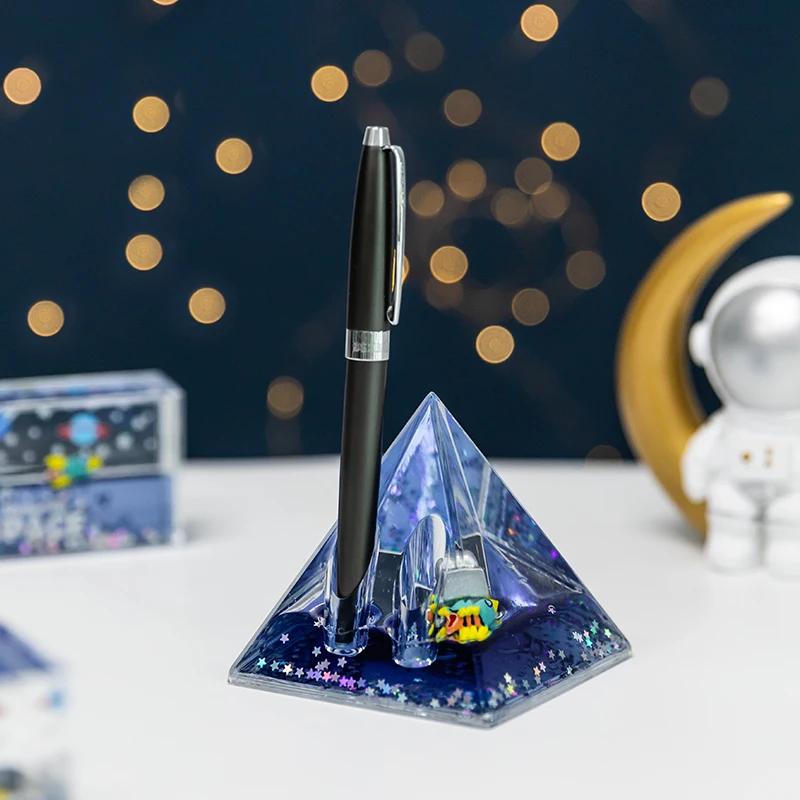 Astronauts Fluid Liquid Drift Ship Creative Floating Galaxy Boat Bottle Living Room Decorations Home Ornament Desk Accessories