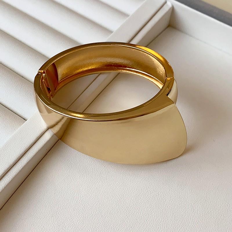 European-American Irregular Concave Bangle: Chic, Cold Style Luxury Bracelet for Women