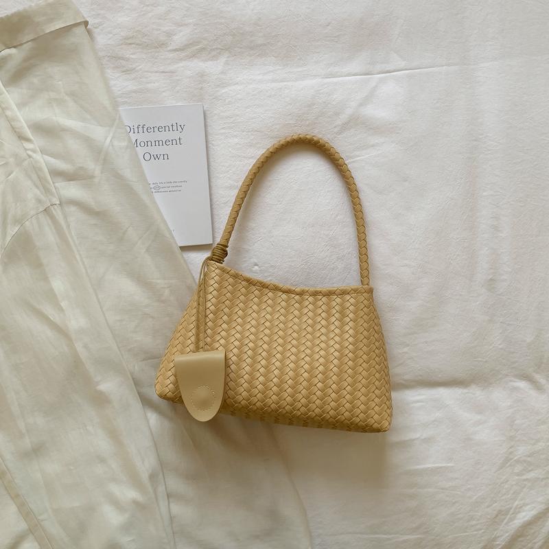 Woven Texture Shoulder Bag with Braided Handle Elegant Design for Daily and Casual Wear