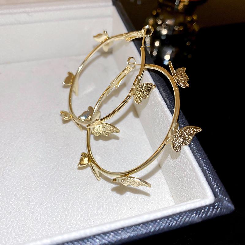 Trendy Metal Butterfly Round Hoop Earrings for Women Vintage Metal Big Circle Dangle Earrings Geometry Statement Jewelry