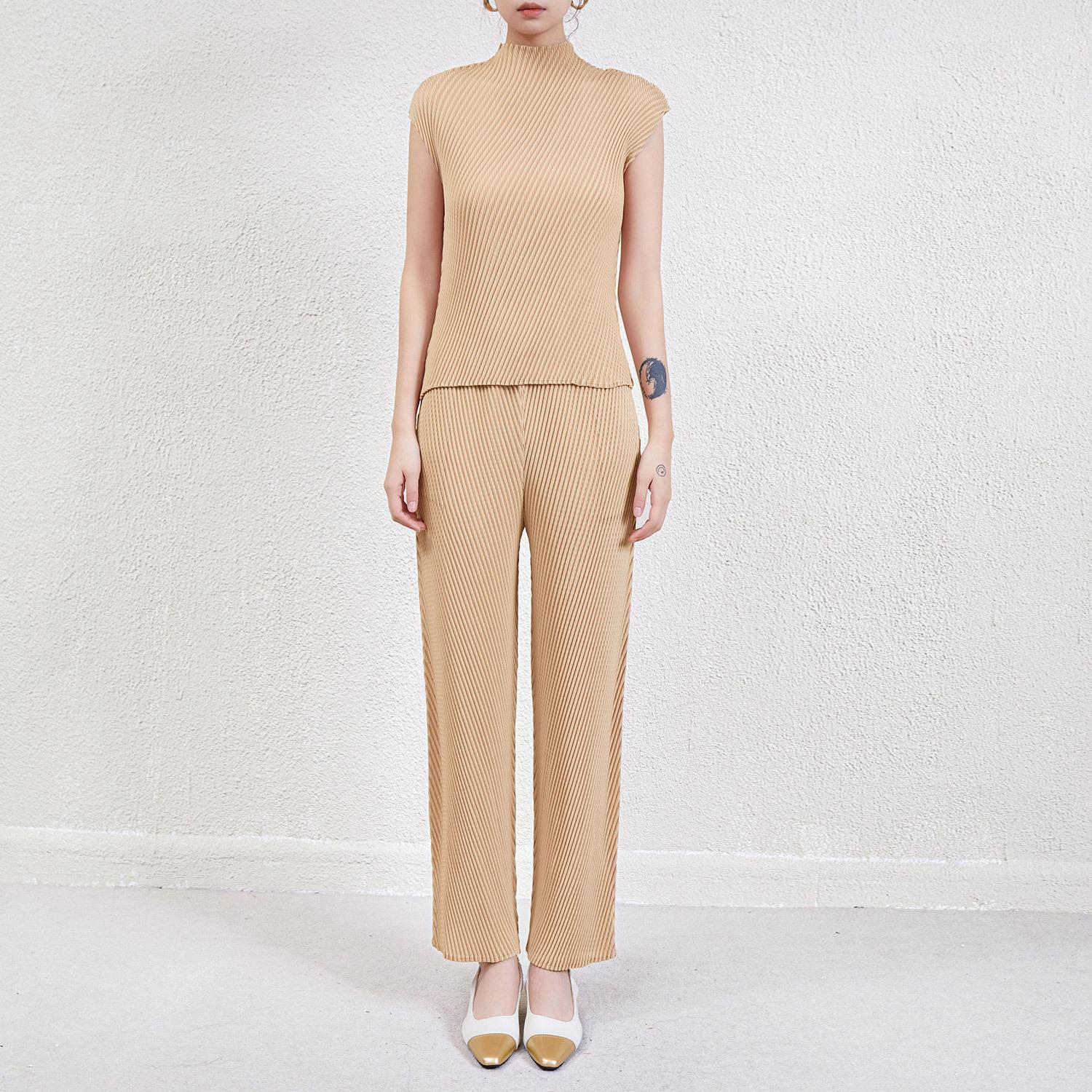 

Женский плиссированный комплект Весна/Лето 2024: Повседневная футболка с коротким рукавом и узкие брюки прямого кроя One Size Top хаки