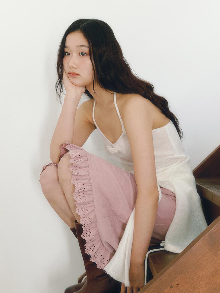 Ganiesong Punching Trim Pencil Skirt_Pink