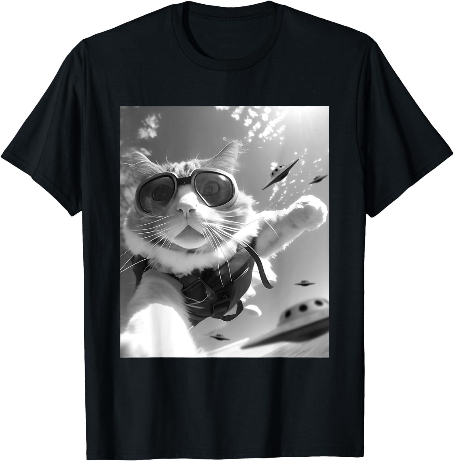 ZAANU Funny Skydiving Cat Selfie with Alien UFOs T-Shirt S