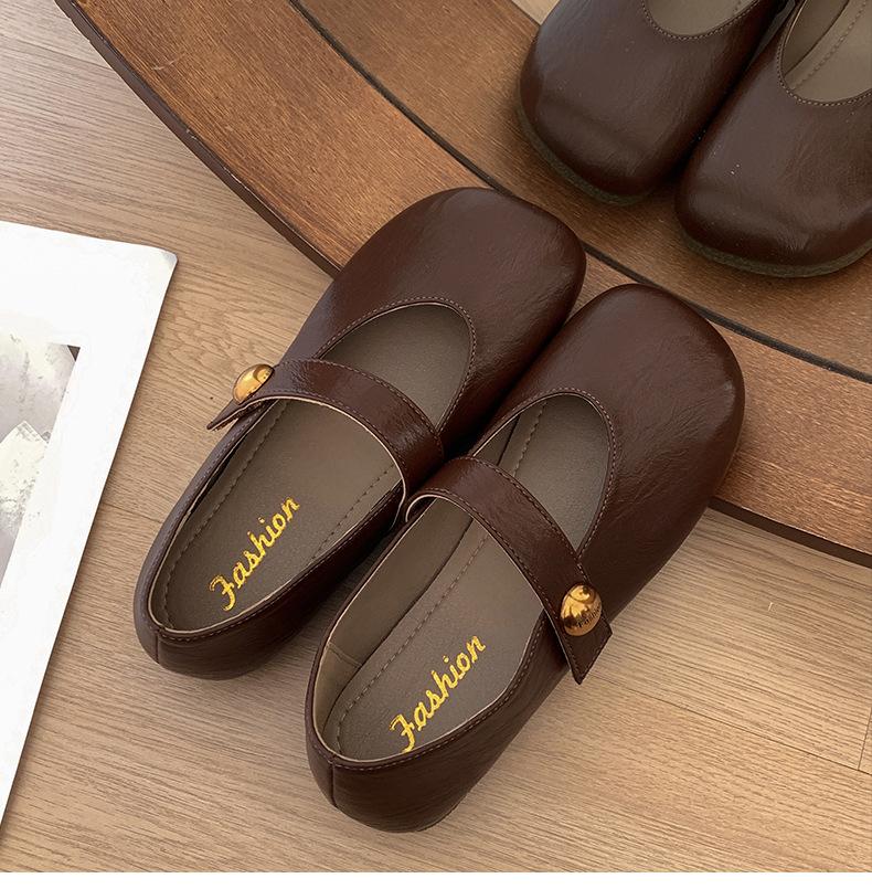 Stylish and lightweight white round head flat bottom shallow mouth single shoes women's 2025 new autumn and winter soft sole Mary Jane small leather