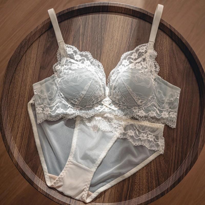 Black Lace Deep V Push Up Bra For Women