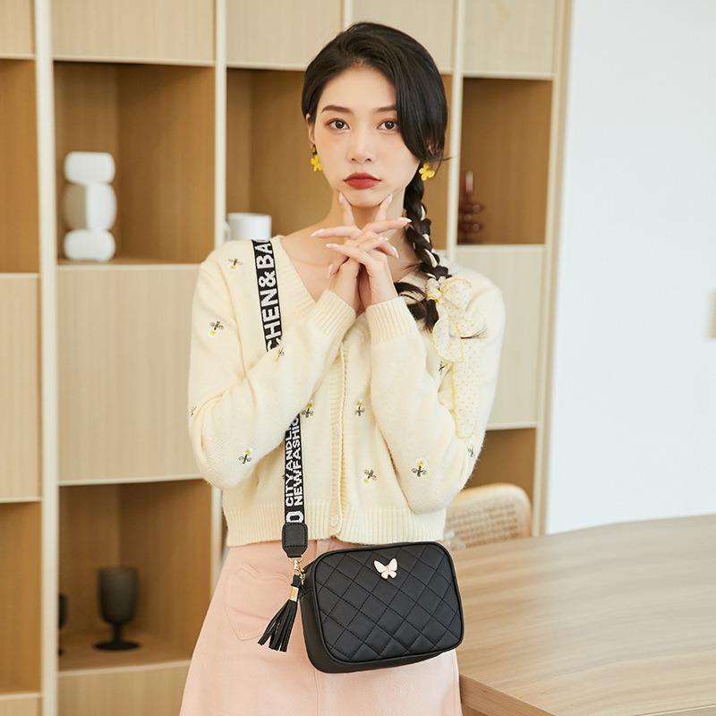 New Diamond Women's Bag Fringed Small Square Bag Shoulder Messenger Bag Fashion Bow Camera Bag Small Bag Tide