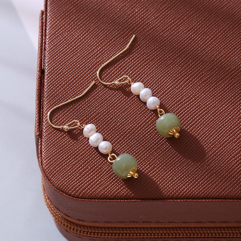 Ρετρό κομψά μαργαριταρένια σκουλαρίκια: Μοντέρνο Γυναικείο Σχέδιο Κρεμαστό Ελαφριάς Πολυτέλειας