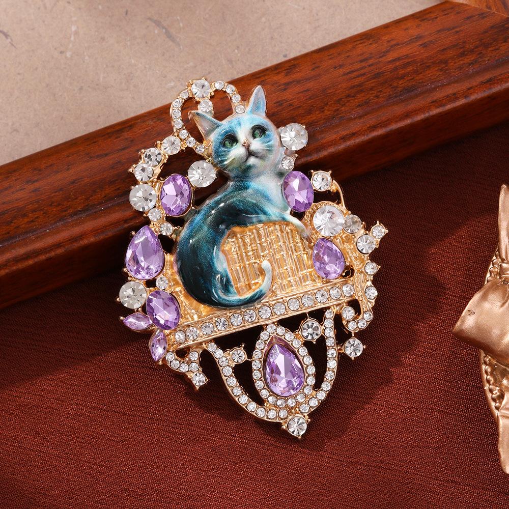 1PC Castle Cat Brooch Fashion Diamond Set Design Sense Cute Animal High-end Pin New Corsage Fashion Decoration Accessories