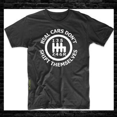 Echte Autos schalten nicht von selbst Lustiges Fahr-Renn-T-Shirt S-3XL