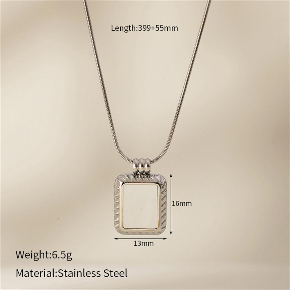 Hot Selling Block Niche Collarbone Chain Fashion Versatile Men s And Women s High-end Stainless Steel Necklace 45cm
