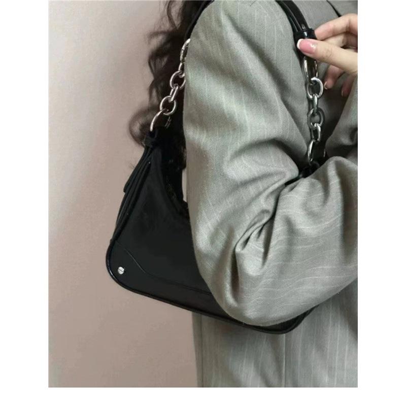 Silver Ladies Bag New Niche Portable Chain Baguette Underarm Bag High End All Match One Shoulder Messenger Bag
