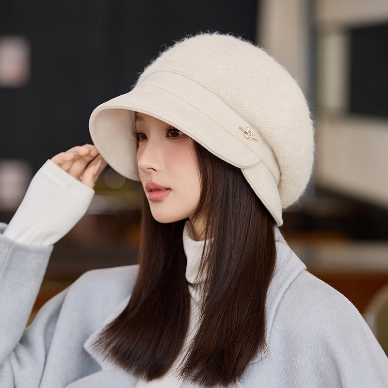 Autumn and Winter Hats for Women's Metal Label Beret Casual Fashion Versatile Painter Hat British Style Warm Hat
