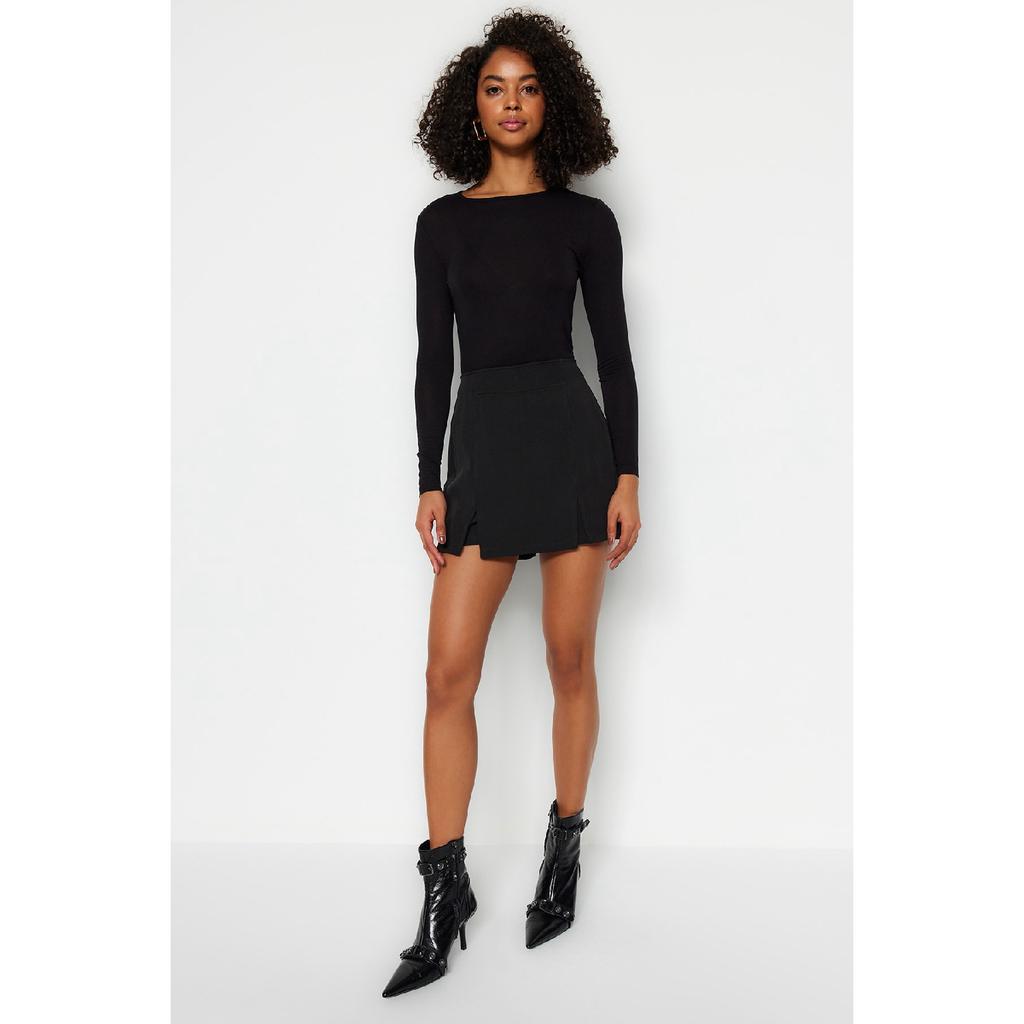 Schwarzer, doppelt geschlitzter, gewebter Super-Mini-Shortsrock Twoss20sr0364