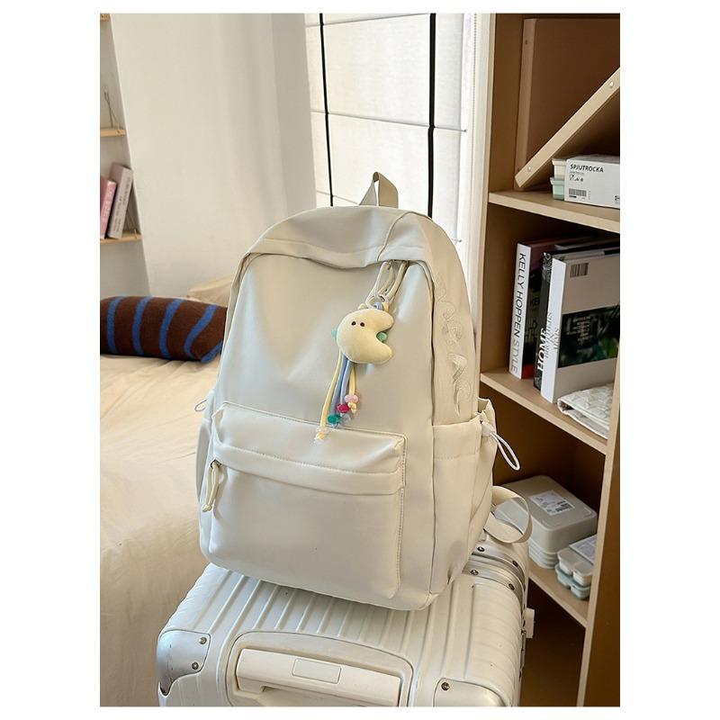The new simple, fresh, cute, sweet, high-value, versatile, fashionable, lightweight and large-capacity backpack.