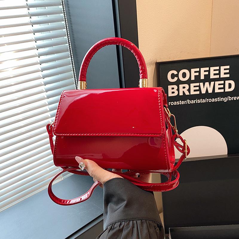 2026 Newest French Fashi Crossbody Bag For Women Versatile Solid Color Case Design Patent Leather Shoulder Bags For Lady