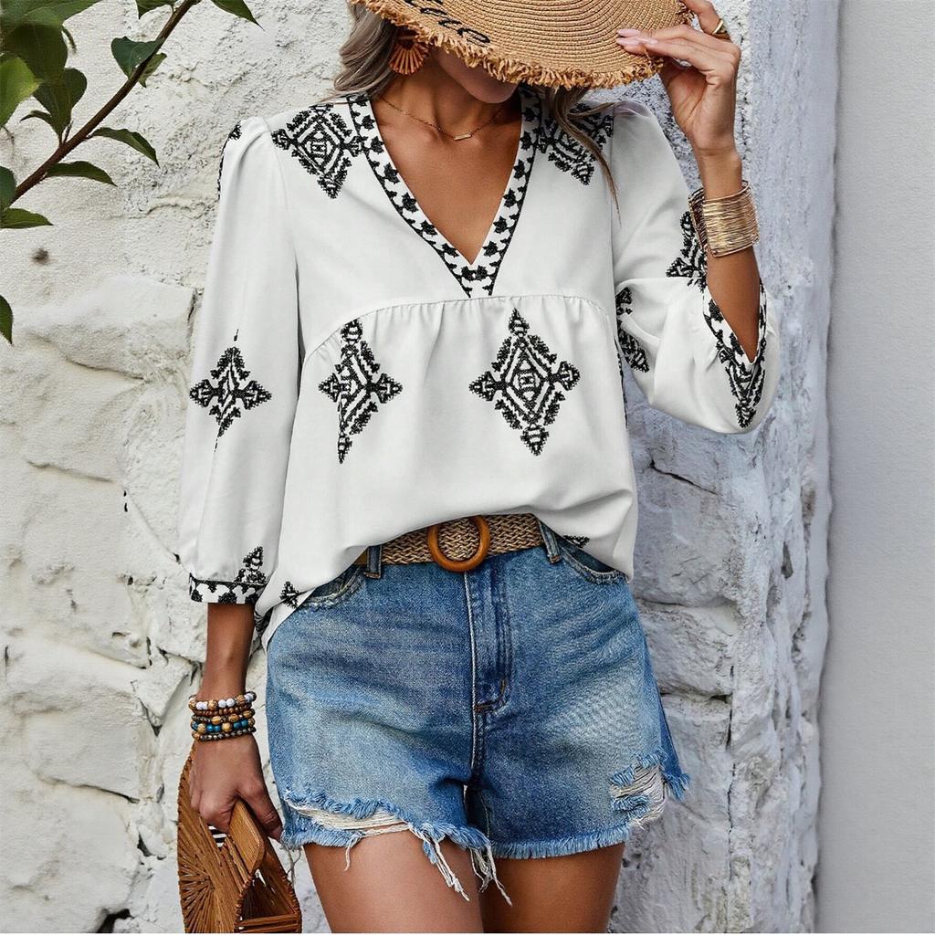 Women V Neck Bohemian Print Three Quarter Sleeve Blouse Loose Fit Casual Pullover Top for Daily and Holiday Wear