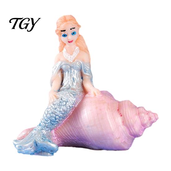 Waterproof Resin Crafts Mini Mermaid Figurine, Shell Couch Ornament, Mediterranean Style Fairy Home Tabletop Soft Furnishings Garden Accessory