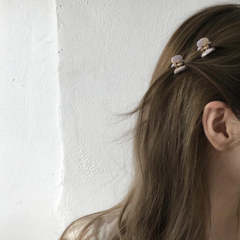 Charming Floral Patterned Hair Claw Clip For Chic Fashionable Women In Vibrant Colors