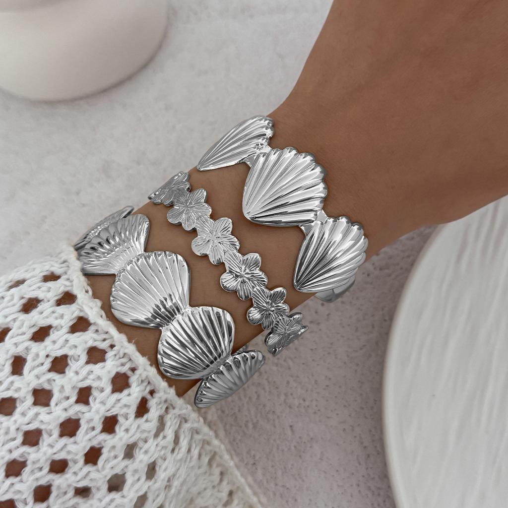 Starfish Flower Open Cuff Bangles for Women Hand Decoration Jewelry Gift Ocean Style Adjustable Metal Spring Bangles Party Accessories