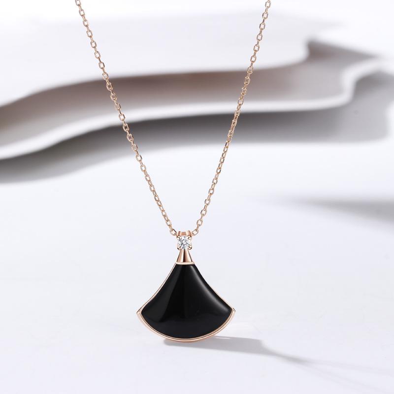 Kleine Rock Halskette weiblich weiße Fritillaria Muschel koreanische Modeaccessoires Nische Halskette ins Anhänger