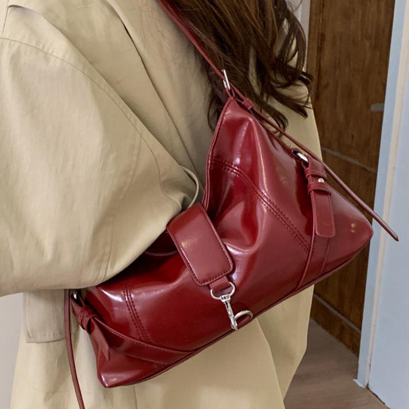 Autumn New Personality Trend Locomotive Style Baguette Large Capacity Shoulder Crossbody Underarm Bag Woman