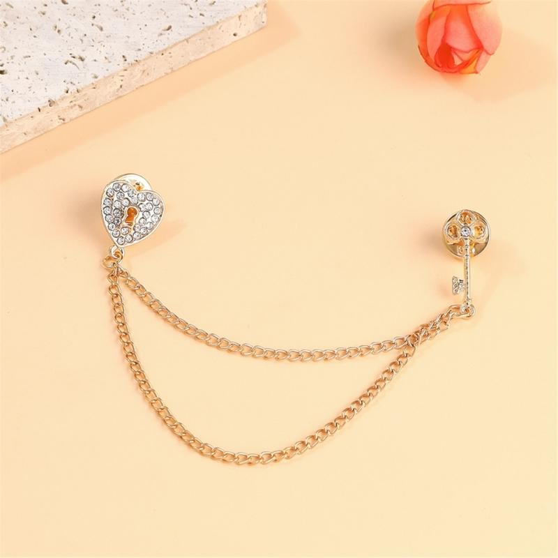 Elegant Metal Heart Key Brooch Long Chain Fashion Accessory odern Key Heart Brooch With Extended Chain For Women Men