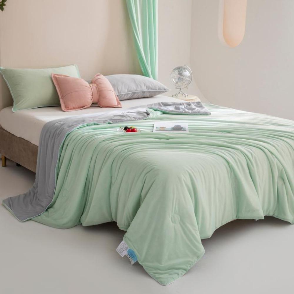 Air Condition Comforter for Summer Pure Color Ice Silk Cooling Blanket Lightweight and Smooth Twin/King Size Cold Quilt