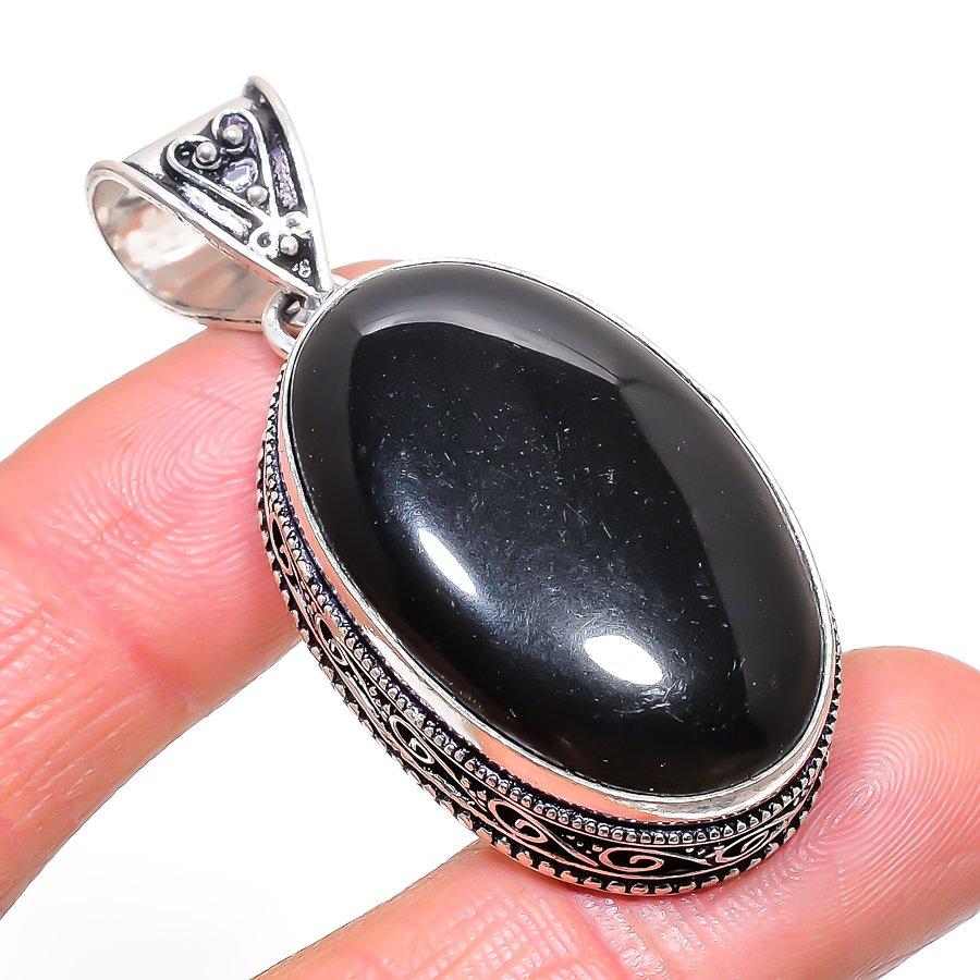 

Natural Black Onyx Gemstone 925 Sterling Silver Jewelry Pendant 2.05 H8R69