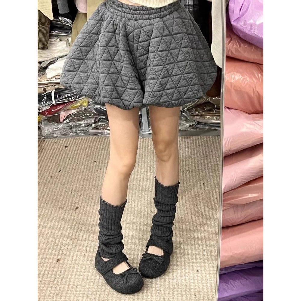 

Korean Winter Quilted A-line Casual Warm Shorts for Women Small серый