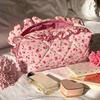 Kirschbedruckte Rüschen-Make-up-Tasche mit Reißverschluss Kulturbeutel Waschaufbewahrungstasche Damen Mädchen