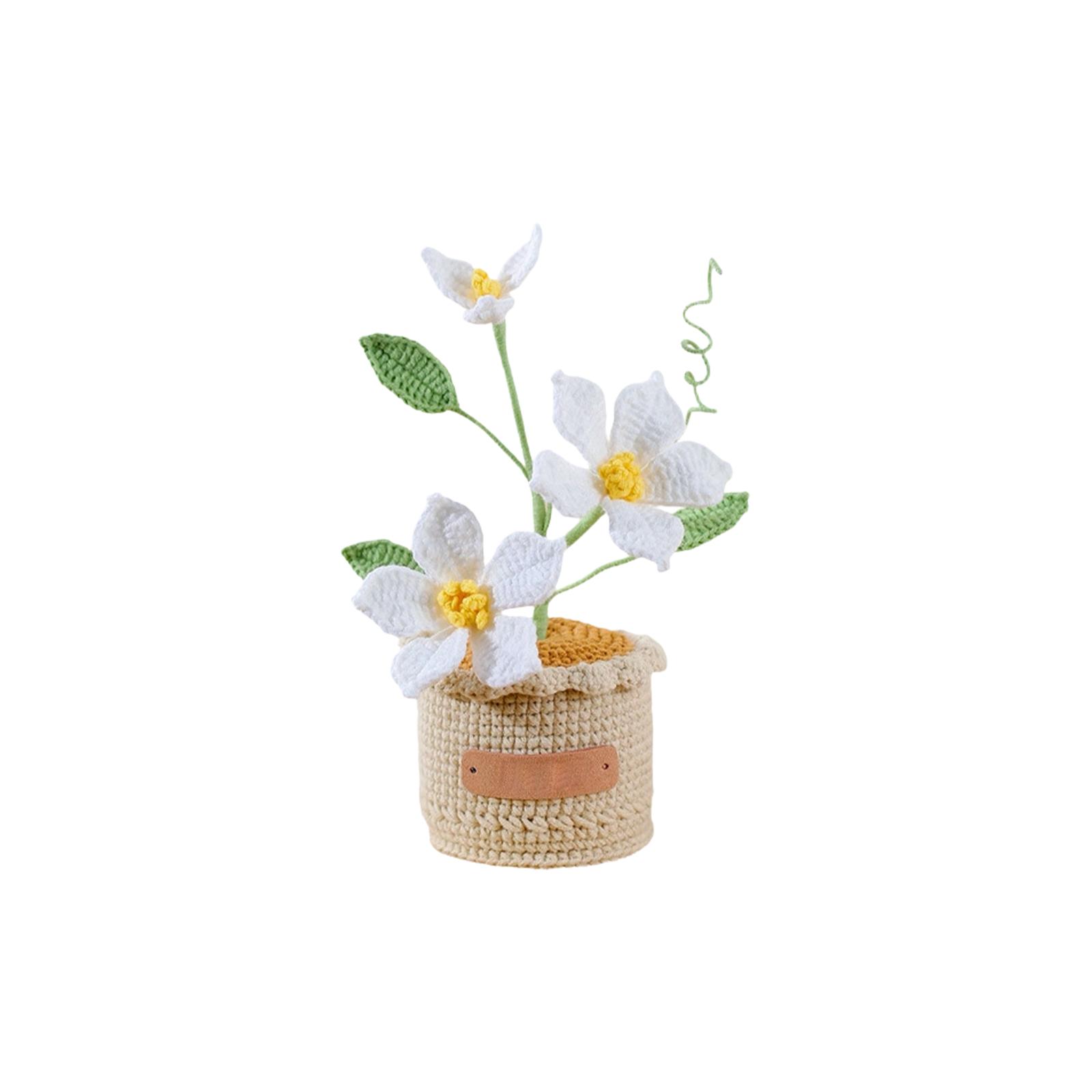 

Handcrafted Knitted Flower Arrangement in Woven Basket Decorative Artificial Plant for Home Office Desk Decor Gift One Size білий