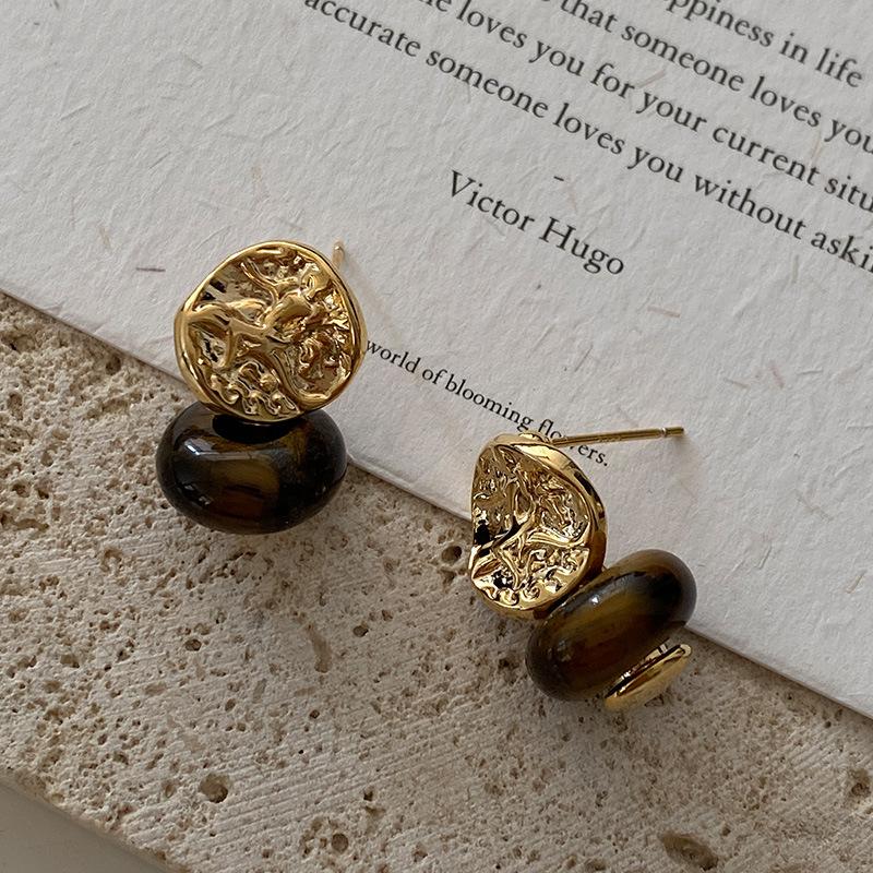 Irregular Ball Pleated Stud Earrings Women'S Year Fashion Retro Niche Versatile Maillard Style Tiger'S Eye Earrings
