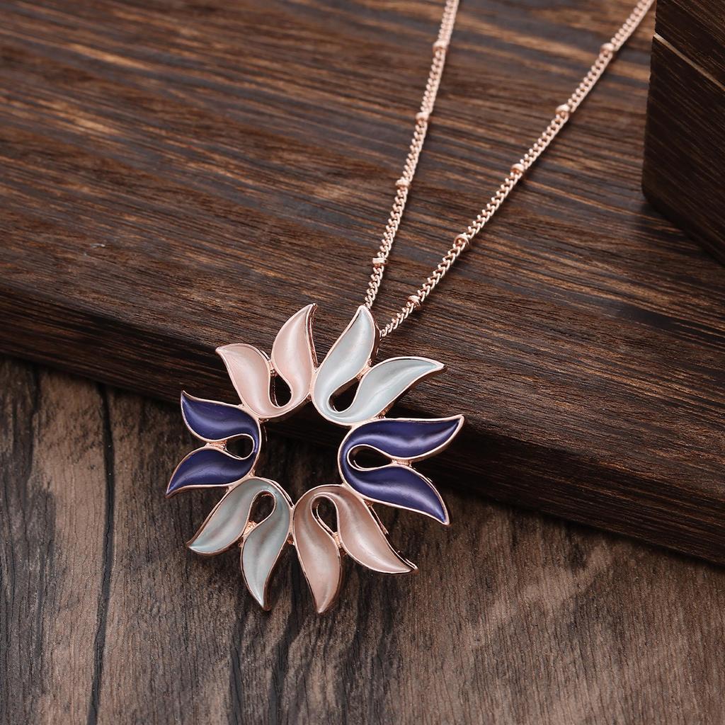 Enamel geometric starfish necklace, women's simple high-end irregular flower necklace