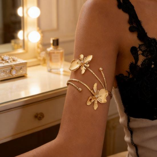 Blumen Armband Armmanschette Damen Oberarmmanschette Verstellbares Offenes Armreif Armband Handgelenk Schmuck für Party Hochzeit Urlaub