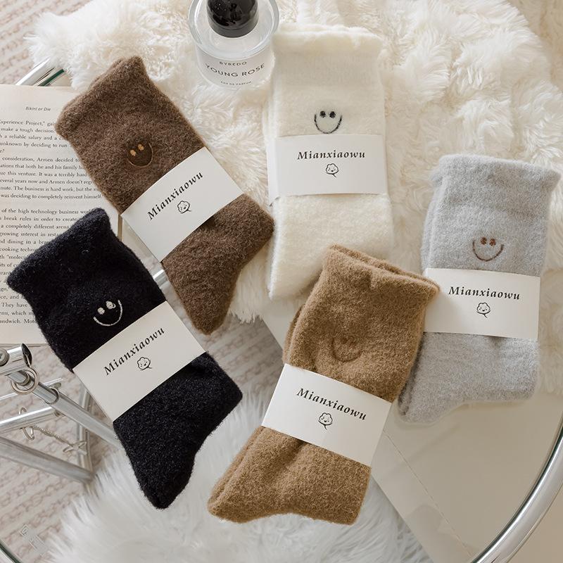 Female Autumn and Winter Plush and Thick Warm Embroidery Smiling Face Yuezi Tube Floor Socks