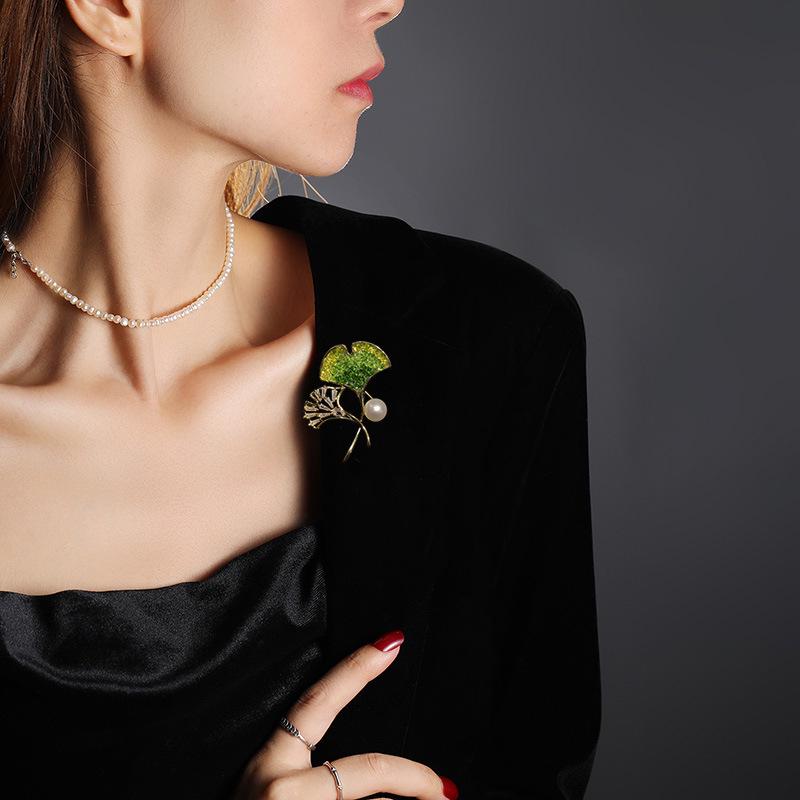 Bo Xin Yun Ginkgo Leaf Brooch with Zircon & Pearl